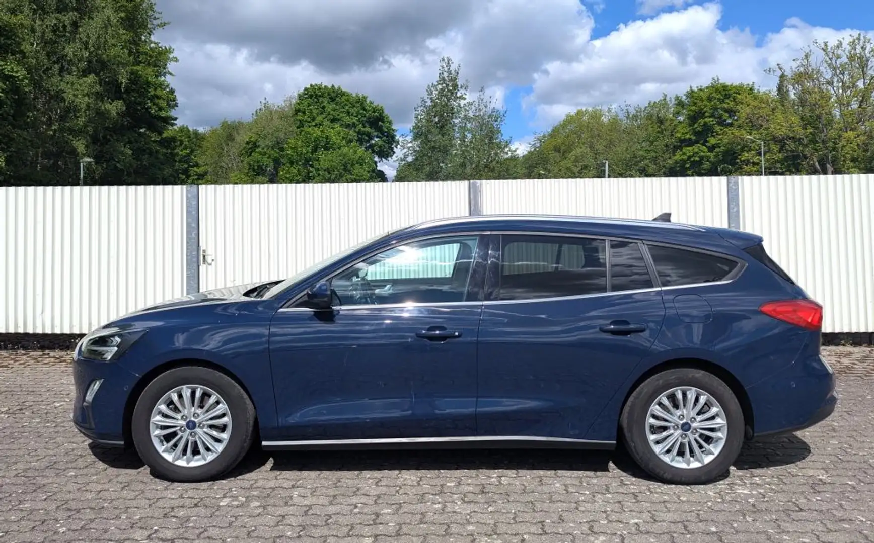 Ford Focus Turnier 1.0 mHEV TITANIUM BLIS+AHZV+ACC+B&O+Navi Bleu - 2