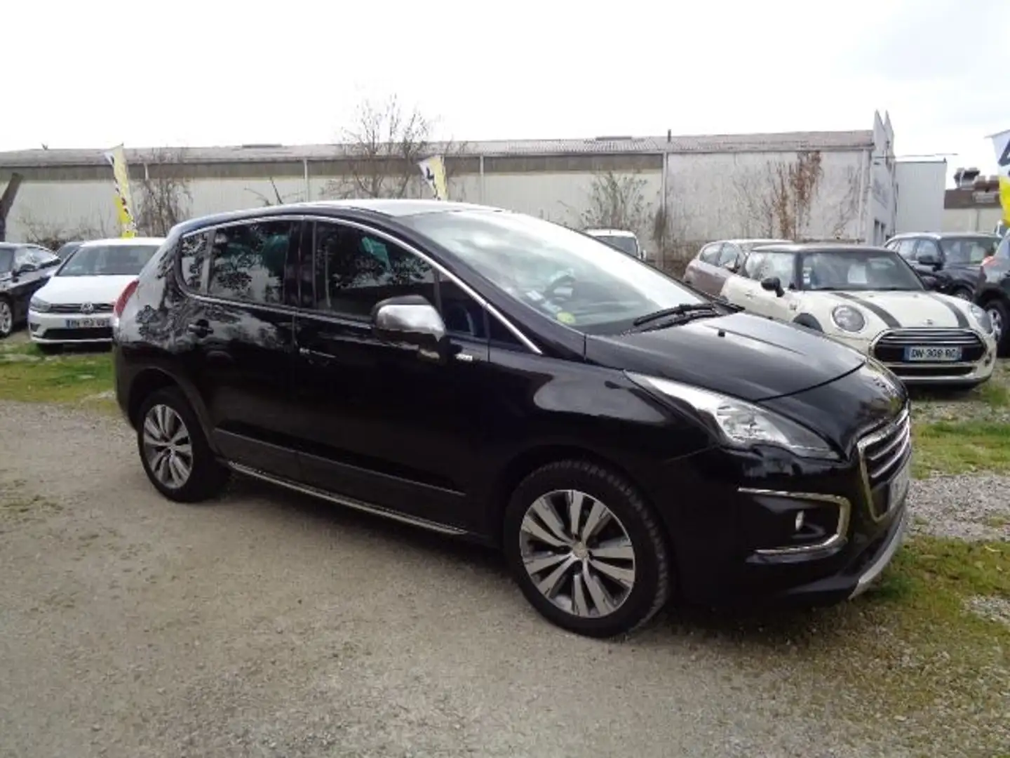 Peugeot 3008 1.6 HDI115 FAP STYLE II Schwarz - 2