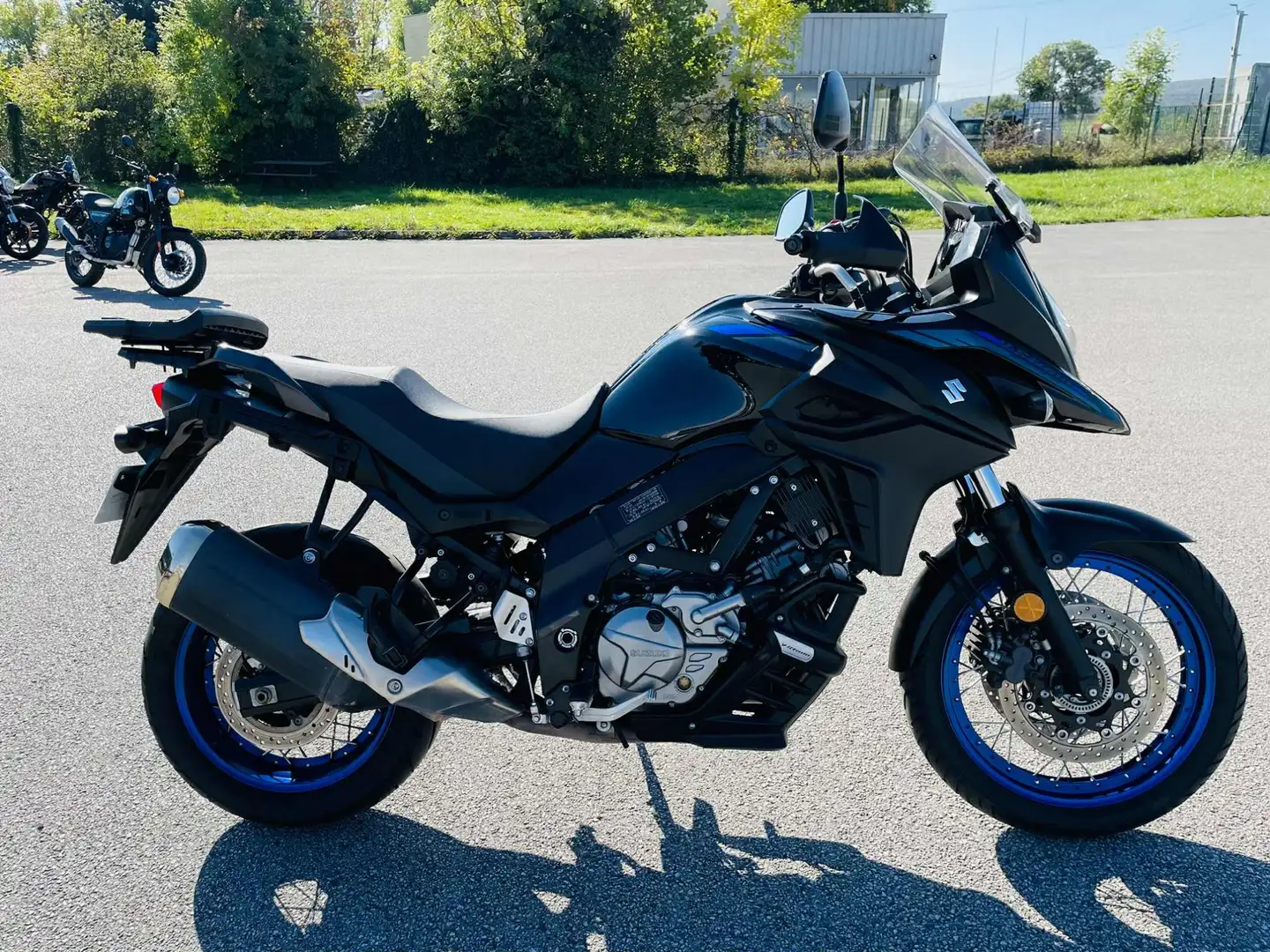 Suzuki V-Strom 650 XT Noir - 1