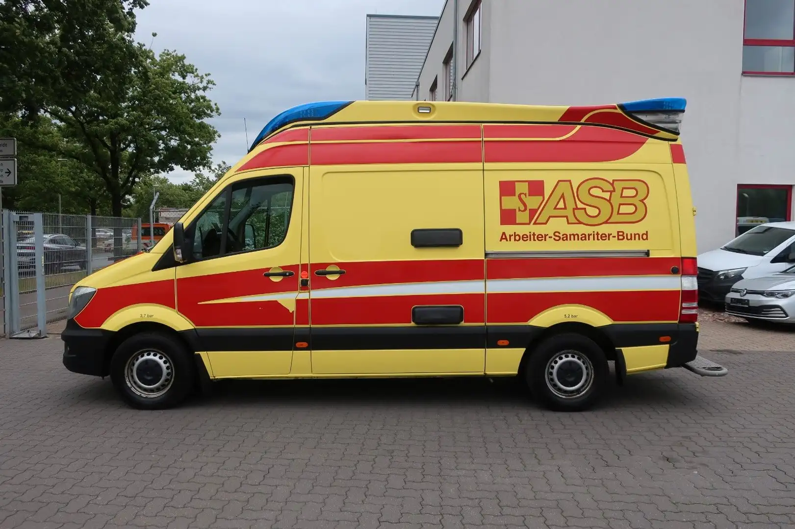 Mercedes-Benz Sprinter II 316 CDI RTW/KTW/Klima/Automatik Gelb - 2