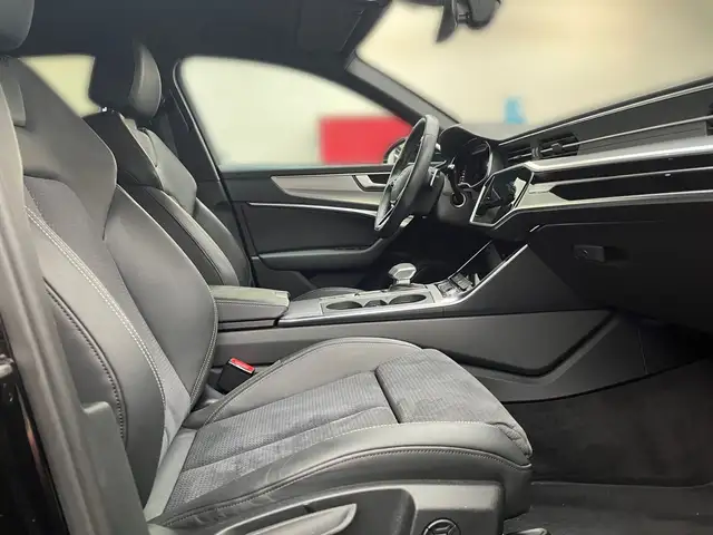 Audi A6 view 10