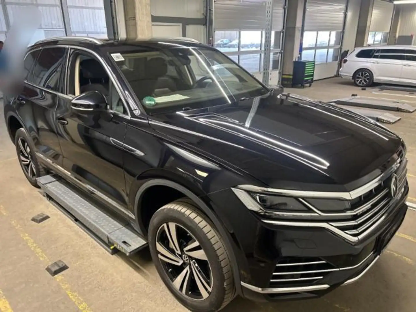 Volkswagen Touareg 3.0 TSI ATMOSPHERE LUFT VIRTUAL PANO AHK Schwarz - 2
