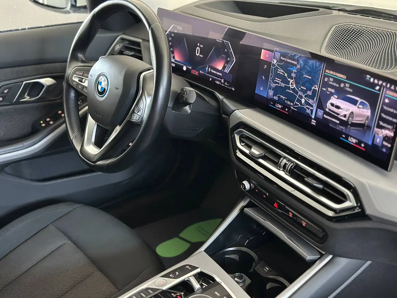 2022 BMW 320 e Touring auto, photograph 5
