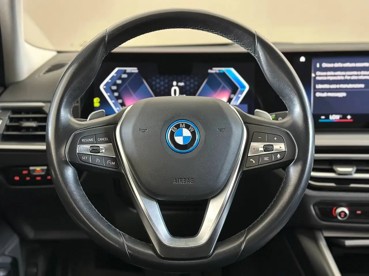 2022 BMW 320 e Touring auto, photograph 8