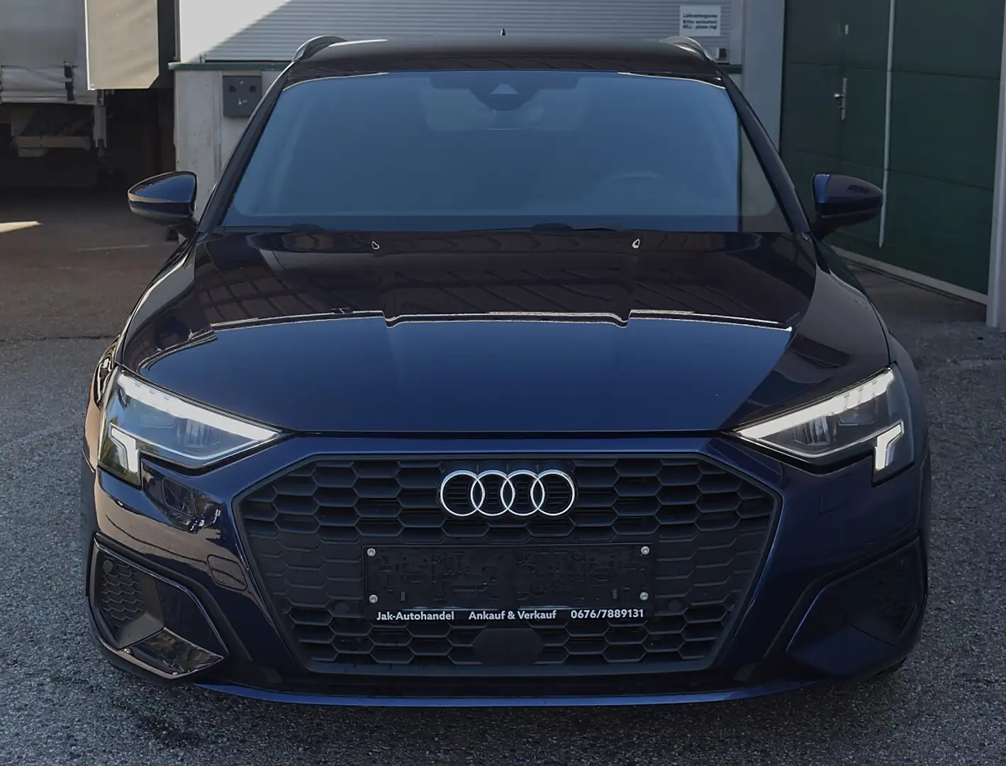 Audi A3 30 1.0 TFSI (EURO 6d) Blau - 2
