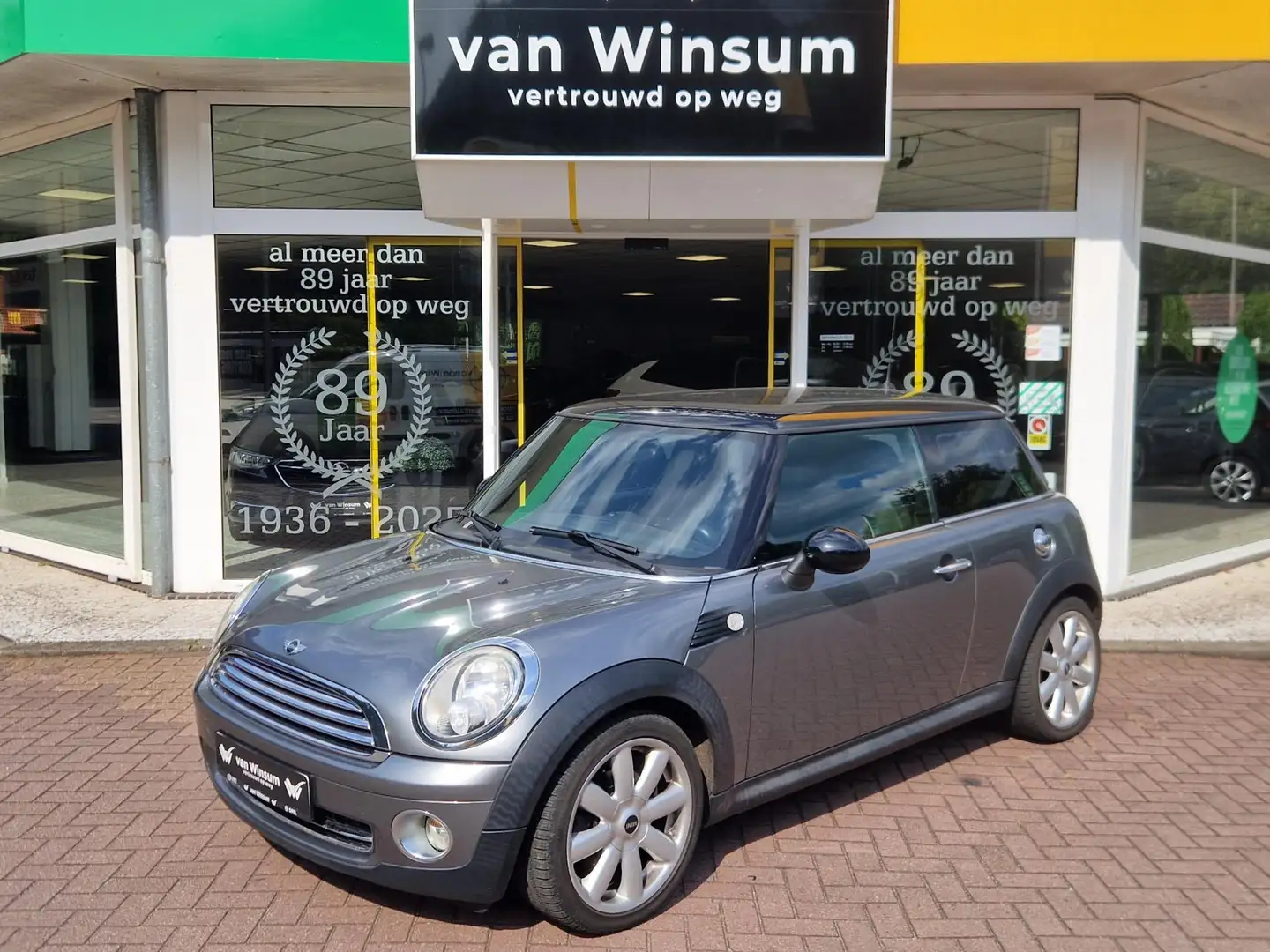 MINI Cooper Mini 1.6 Business Line Grijs - 2