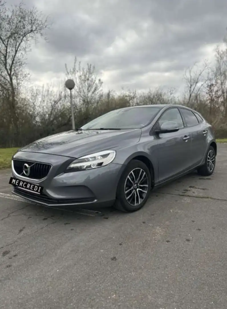 Volvo V40 2.0 D2 Eco Momentum Geartronic - 1