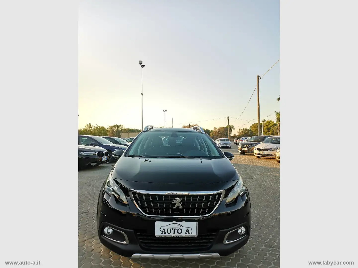 Peugeot 2008 PureTech 82 Allure Nero - 2