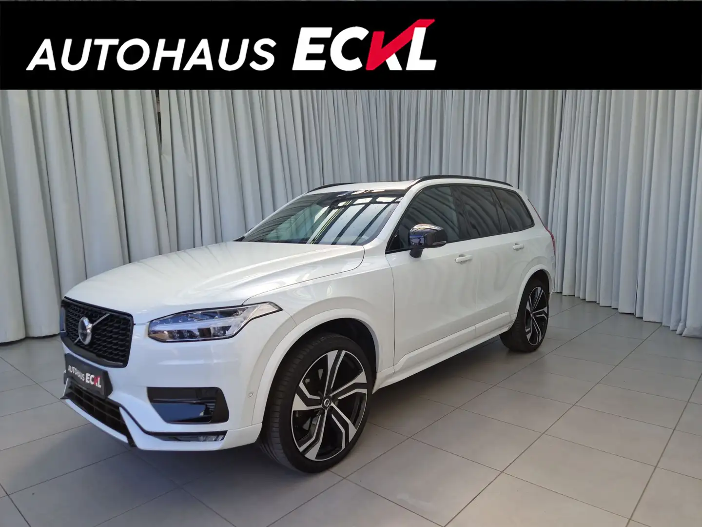 Volvo XC90 AUT KlimaA LM SoundSys Weiß - 1