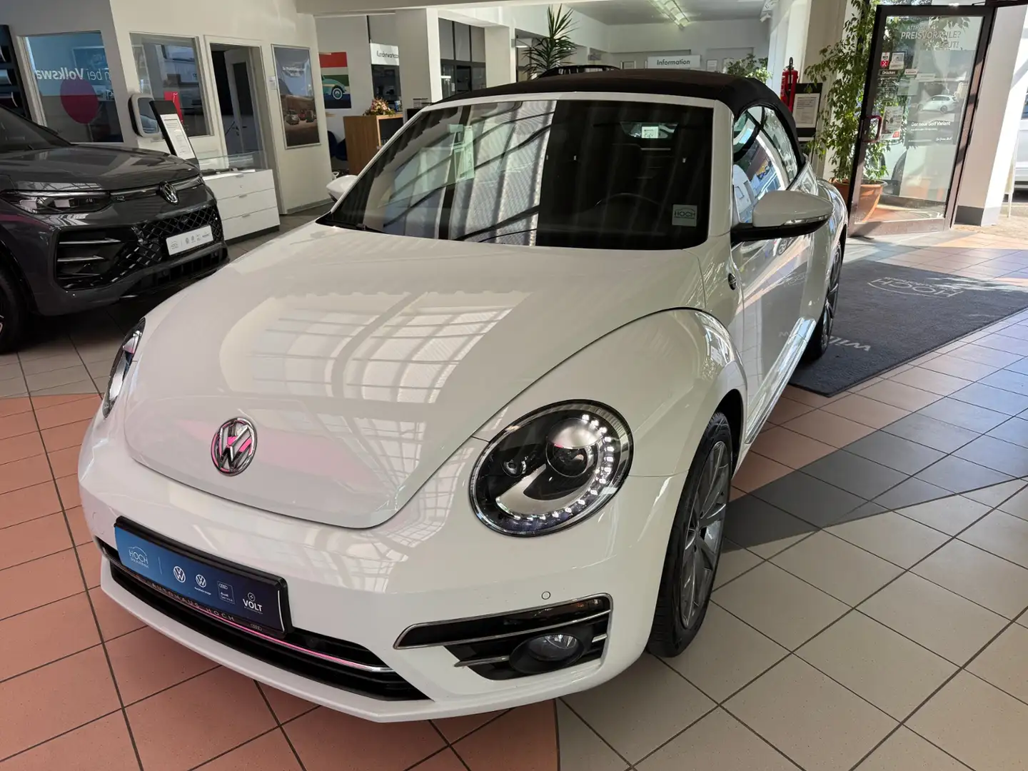 Volkswagen Beetle Cabriolet 1.2 TSI. Bi-Xenon+App+Navi Blanc - 2