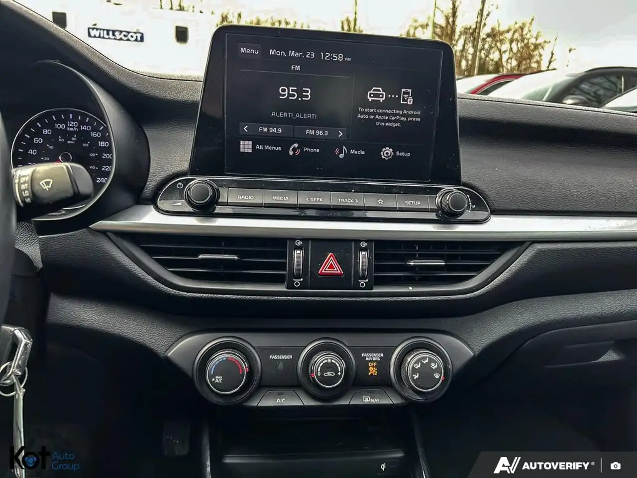 Kia Forte снимка Kia Forte
