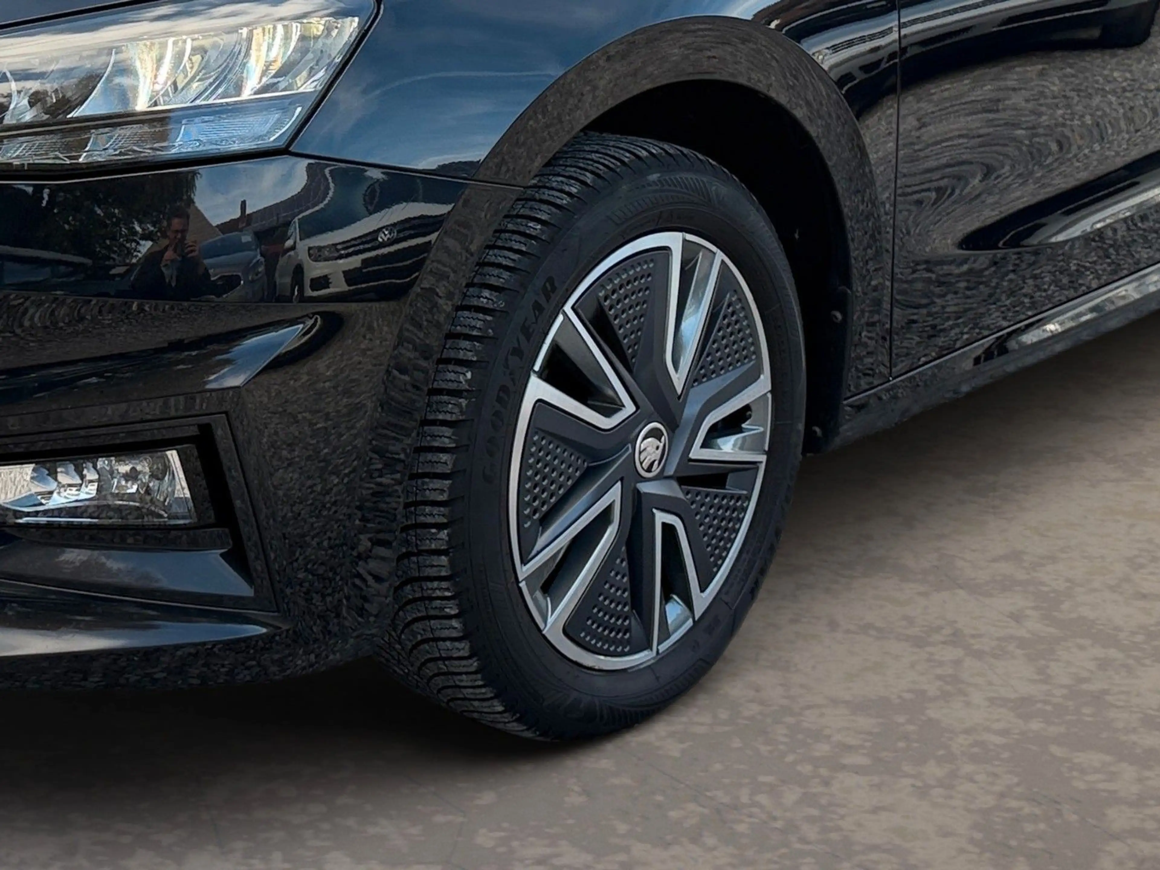 Skoda Fabia 1.0 TSI CarPlay LED-Scheinwerfer PDC — photo 10