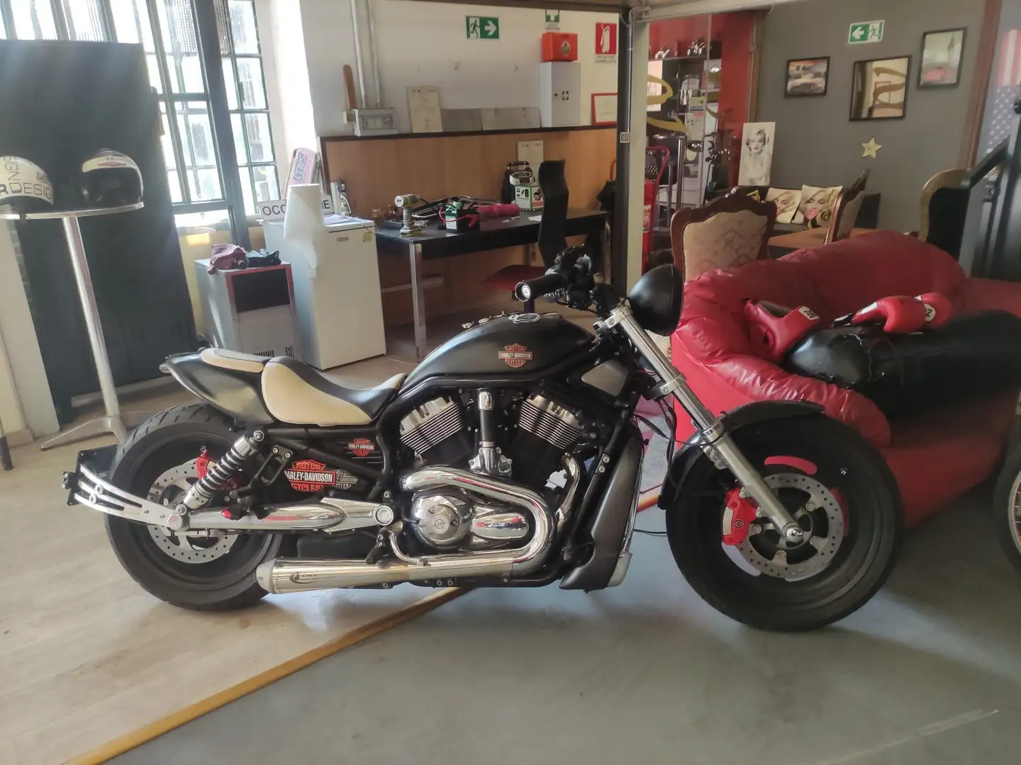 Harley-Davidson V-Rod km 14000!!! Siyah - 1