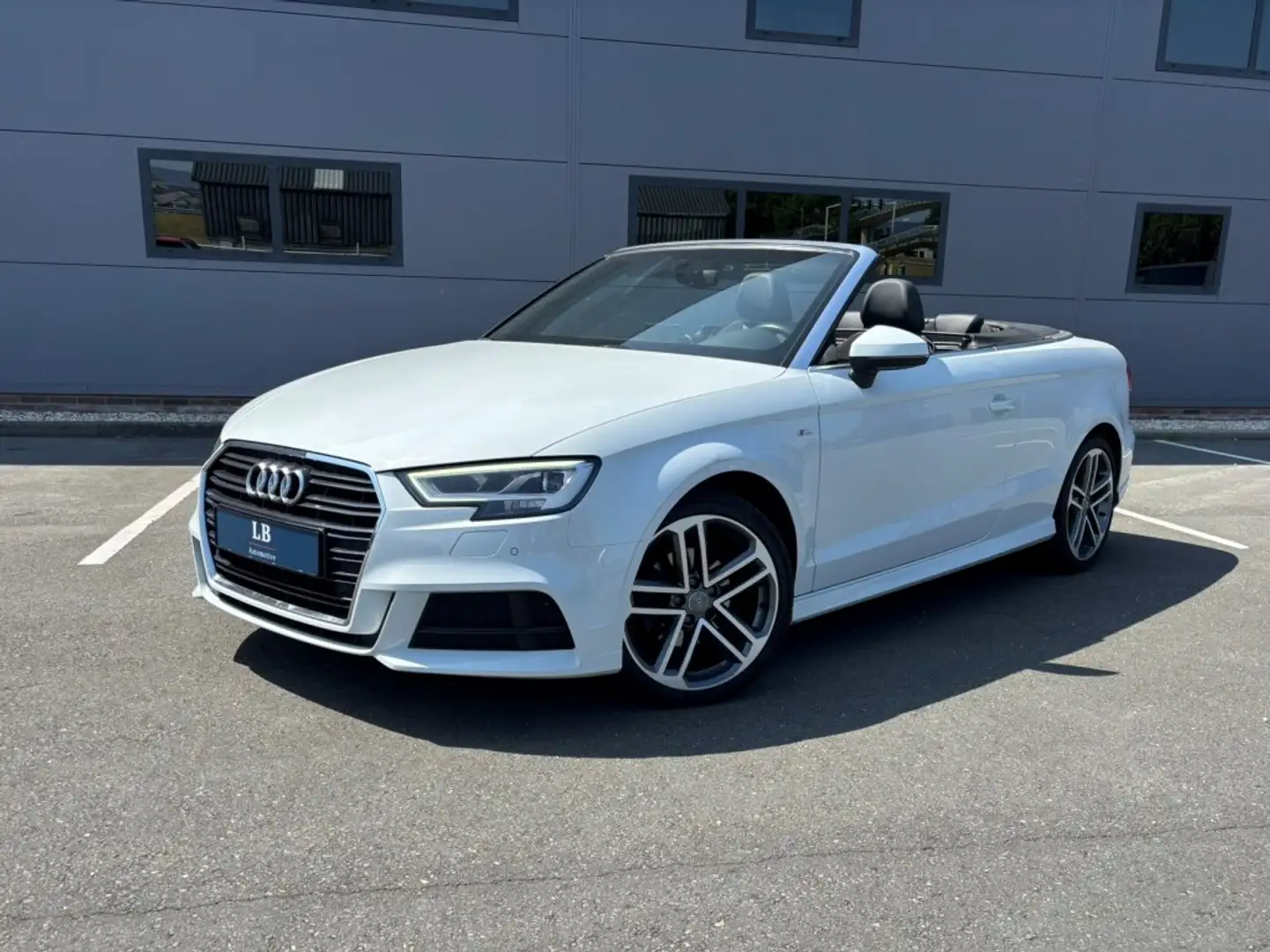 Audi A3 A3 Cabrio, 35 TFSI, S-tronic, S-line Wit - 1