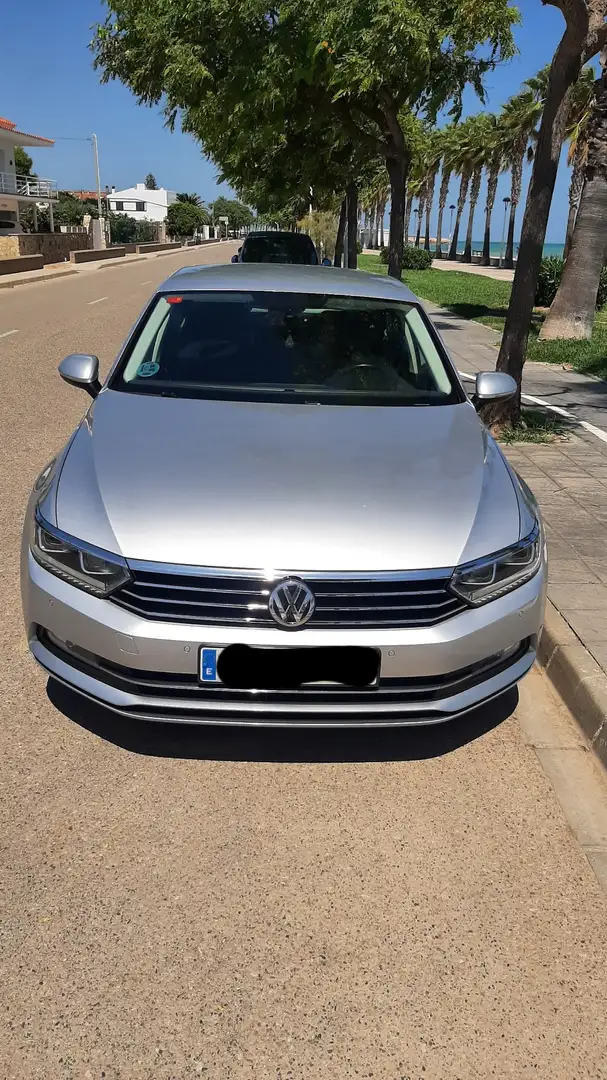 Volkswagen Passat 2.0TDI Advance 110kW150cv Plateado - 1