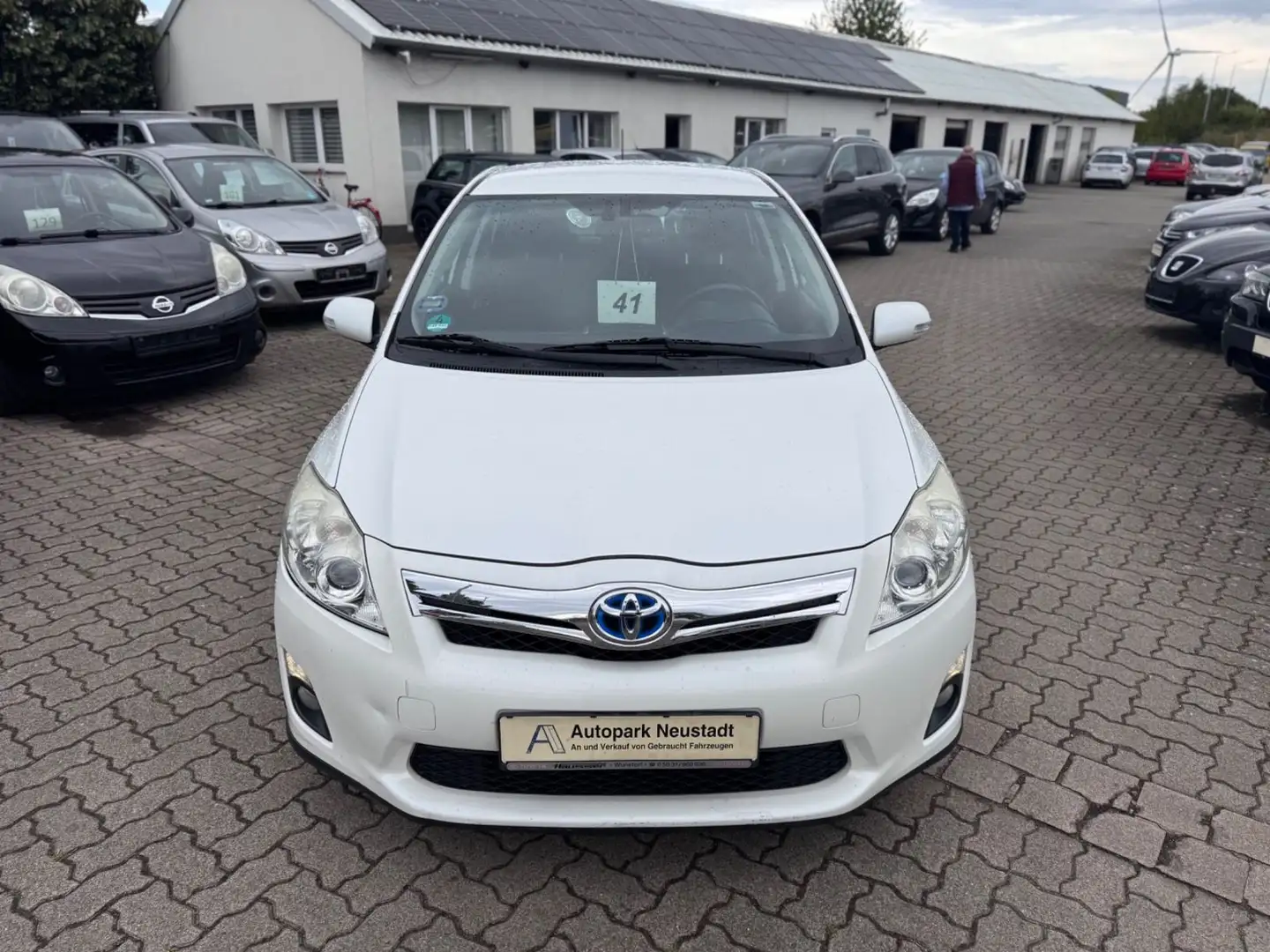 Toyota Auris Hybrid Executive Alb - 1