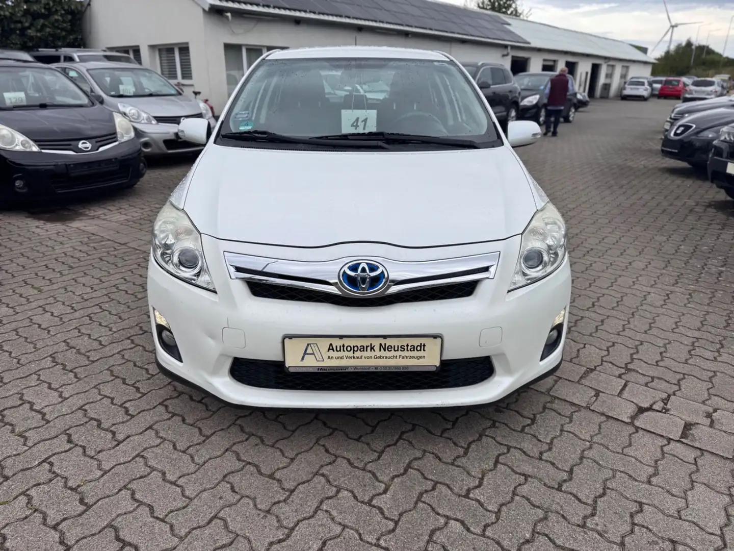 Toyota Auris Hybrid Executive Alb - 2