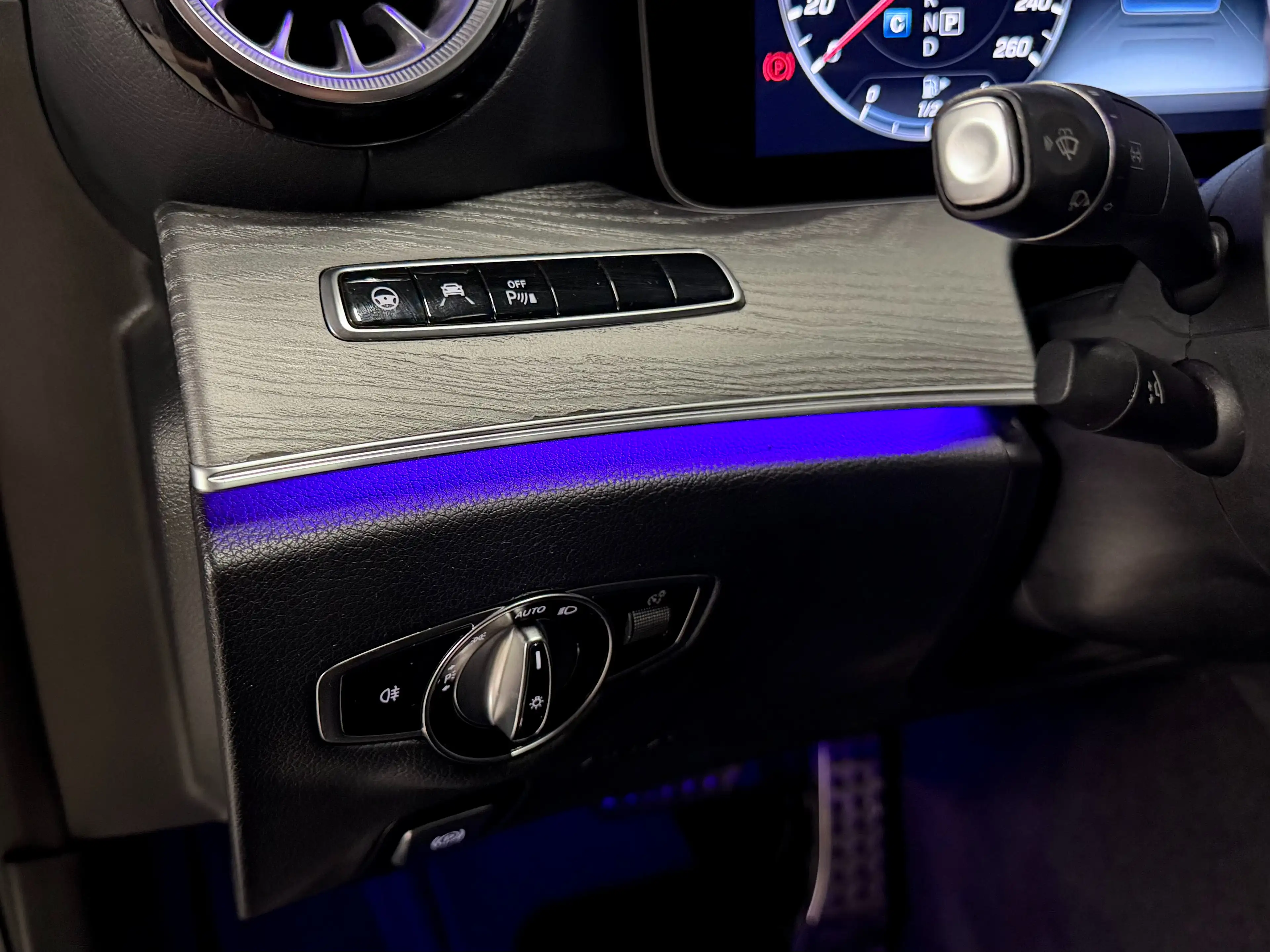 Mercedes-Benz CLS 350 d 4Matic|AMG-Line|Schiebedach|BURMESTER|LUFTF.|360 — photo 12