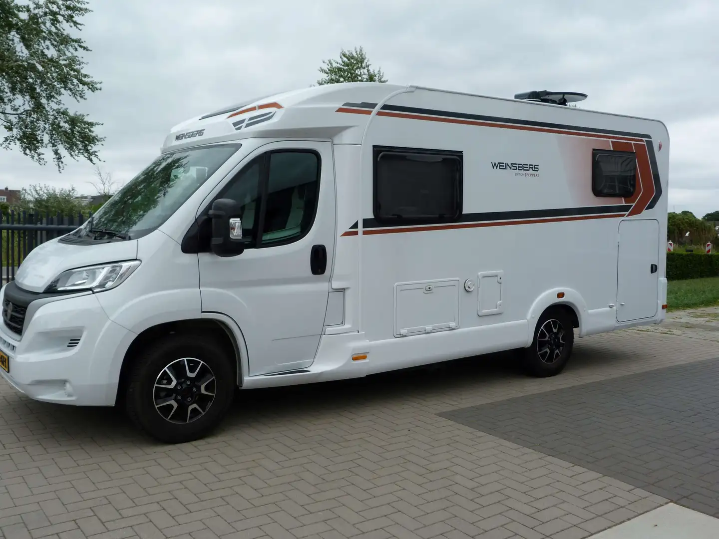 Caravans-Wohnm Weinsberg Caracompact 600 MEG Pepper Wit - 1