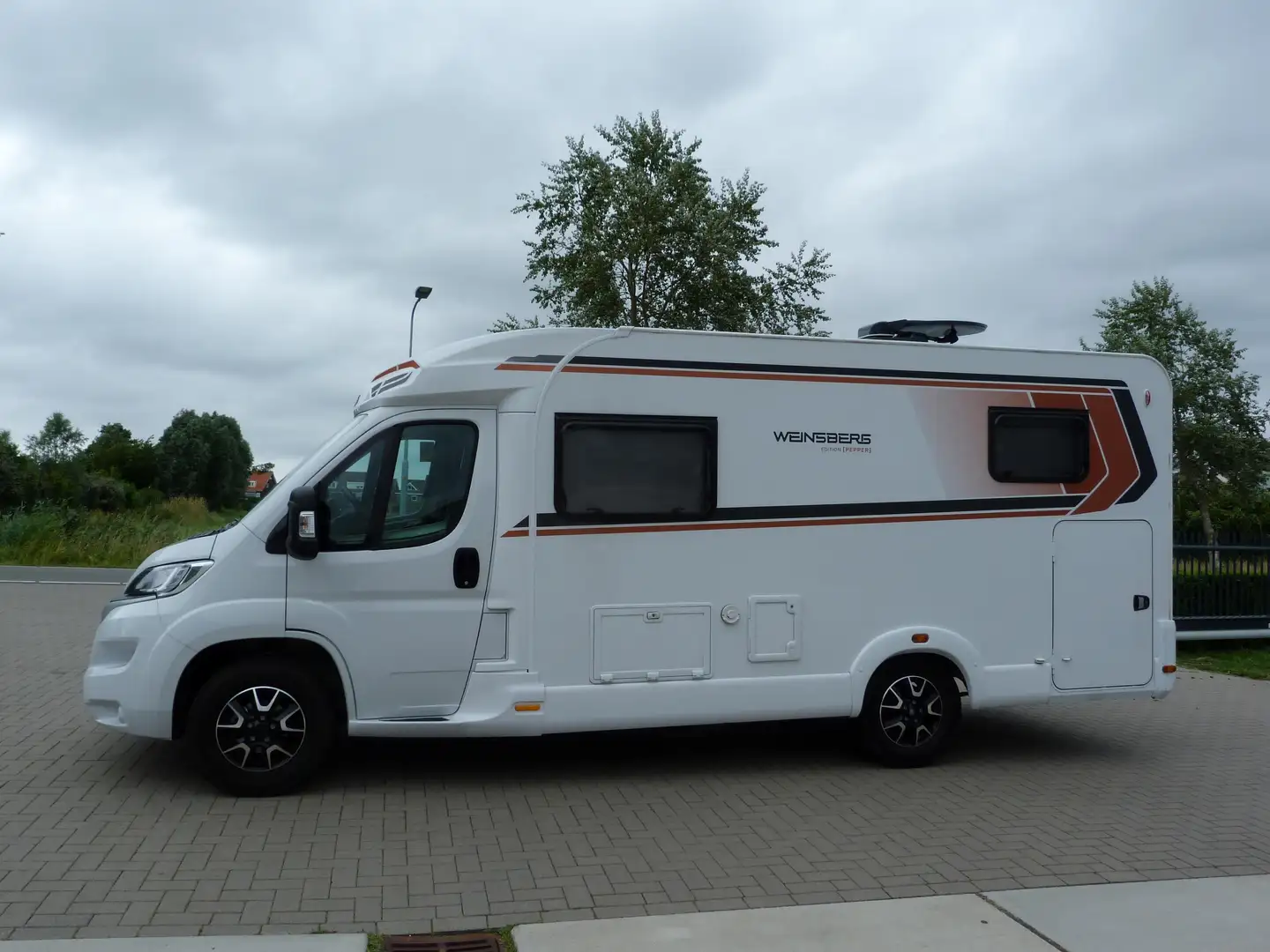 Caravans-Wohnm Weinsberg Caracompact 600 MEG Pepper Wit - 2