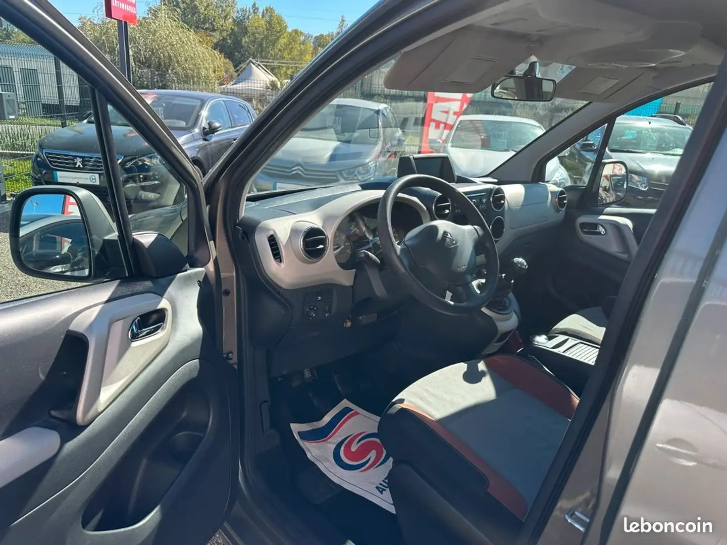 Peugeot Partner Tepee 1.6 Hdi 75Ch Active Gris - 2