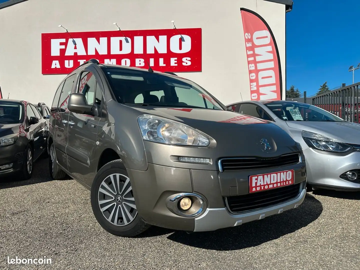 Peugeot Partner Tepee 1.6 Hdi 75Ch Active Gris - 1