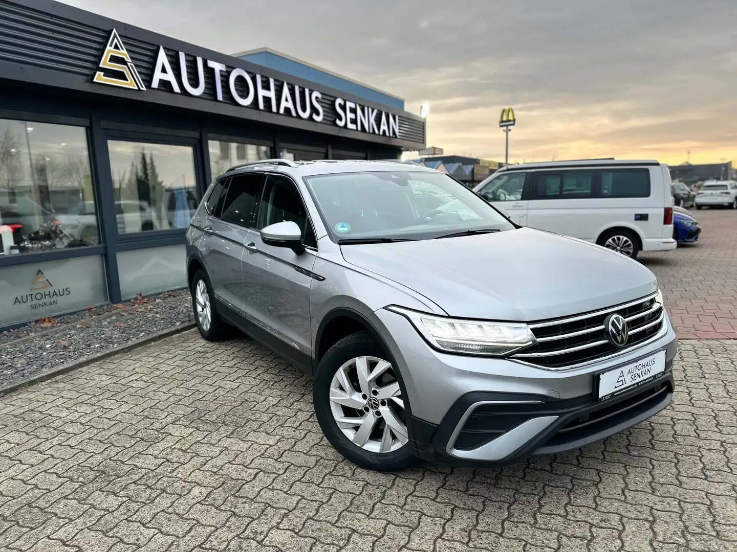 Volkswagen Tiguan Allspace 2.0 TDI DSG*HUD*AHK*R-CAM*VIRTUA Argent - 1