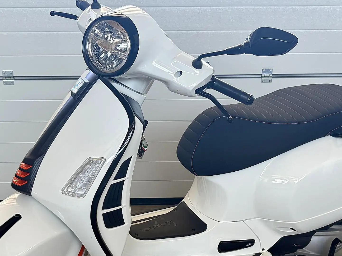 Vespa GTS 300 ABS "NEUwertig" - 1