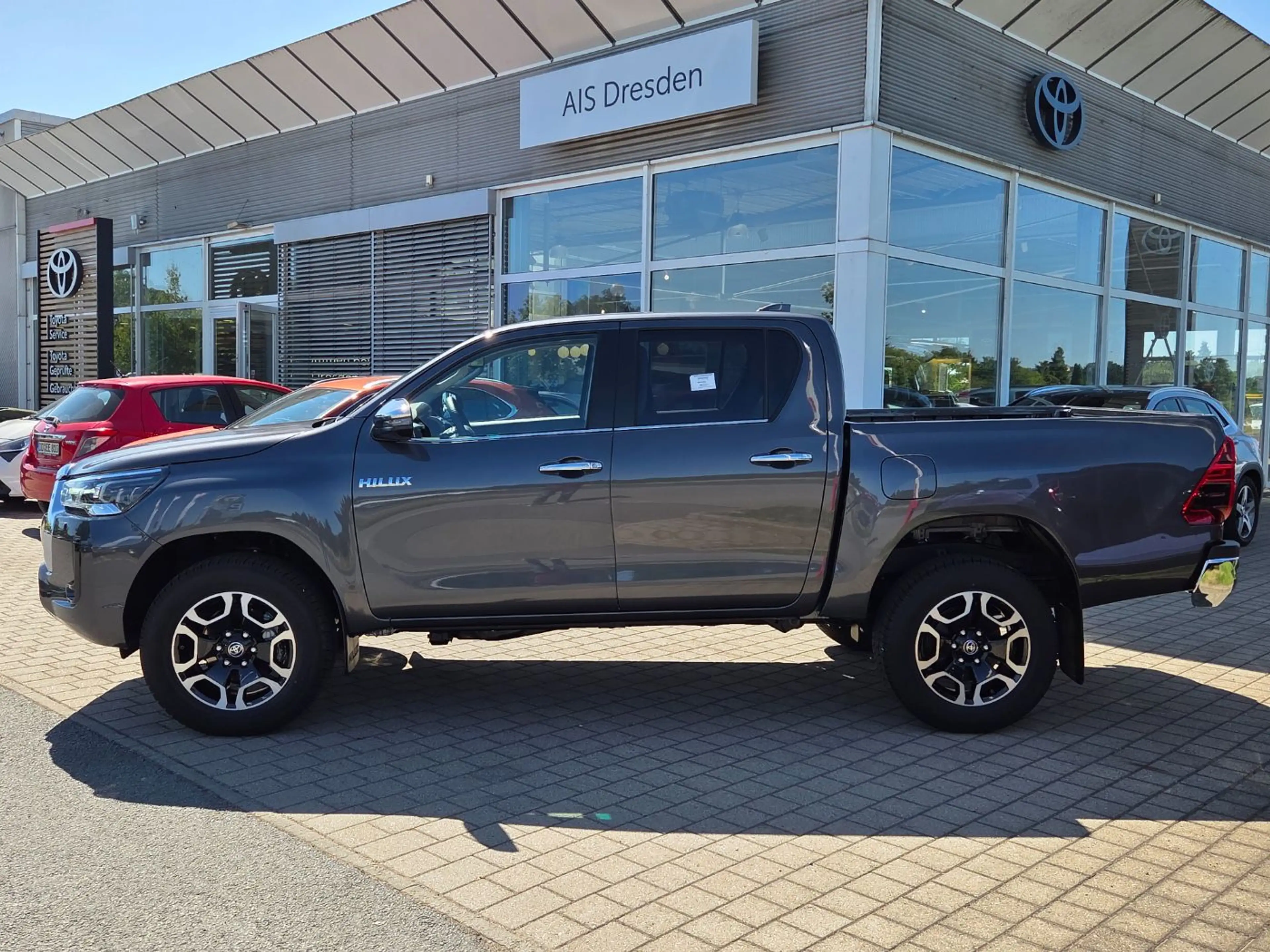 Toyota Hilux 2.8 D-4D 4x4 Double Cab Executive LED, Navi — photo 3