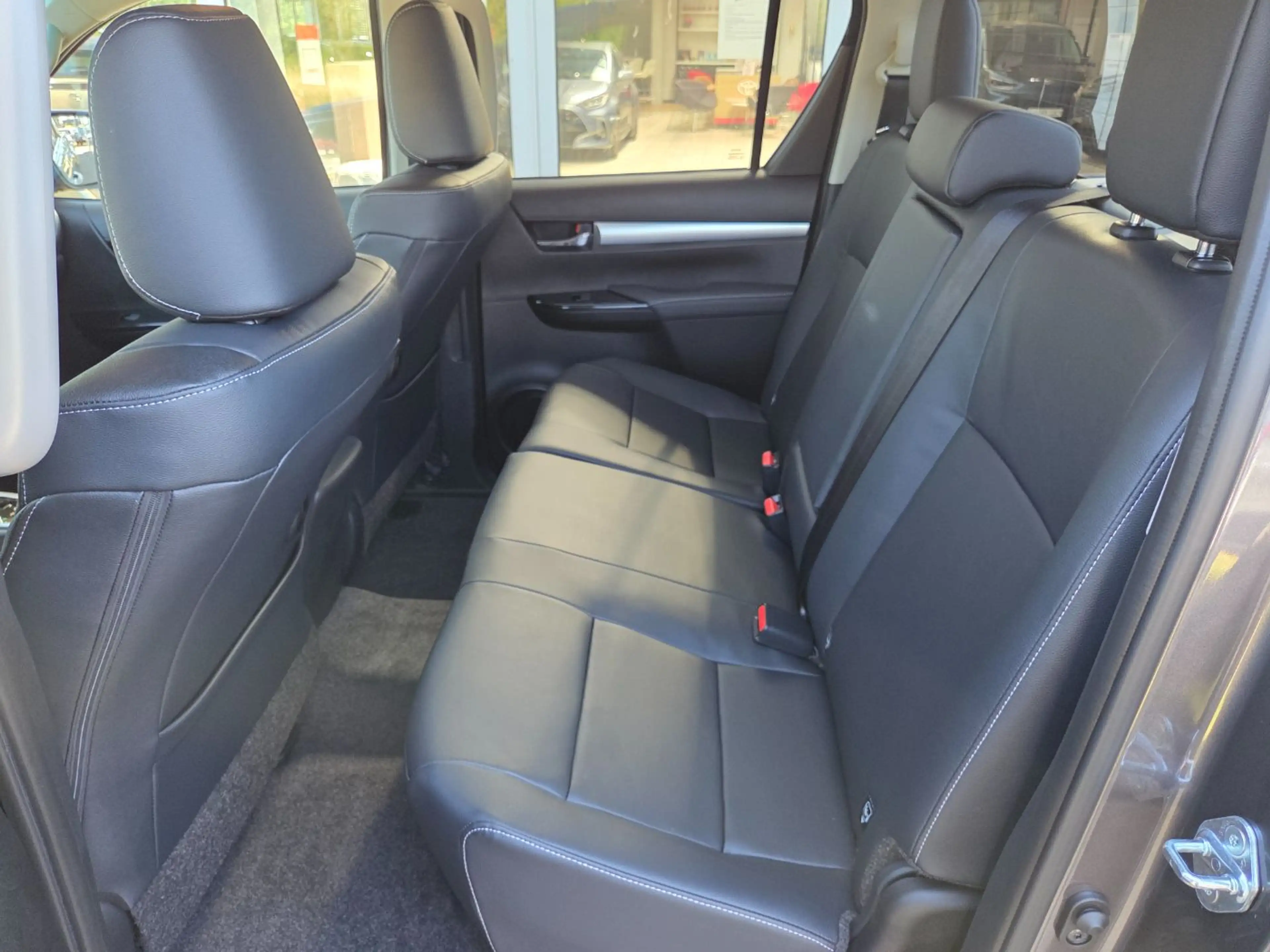 Toyota Hilux 2.8 D-4D 4x4 Double Cab Executive LED, Navi — photo 7