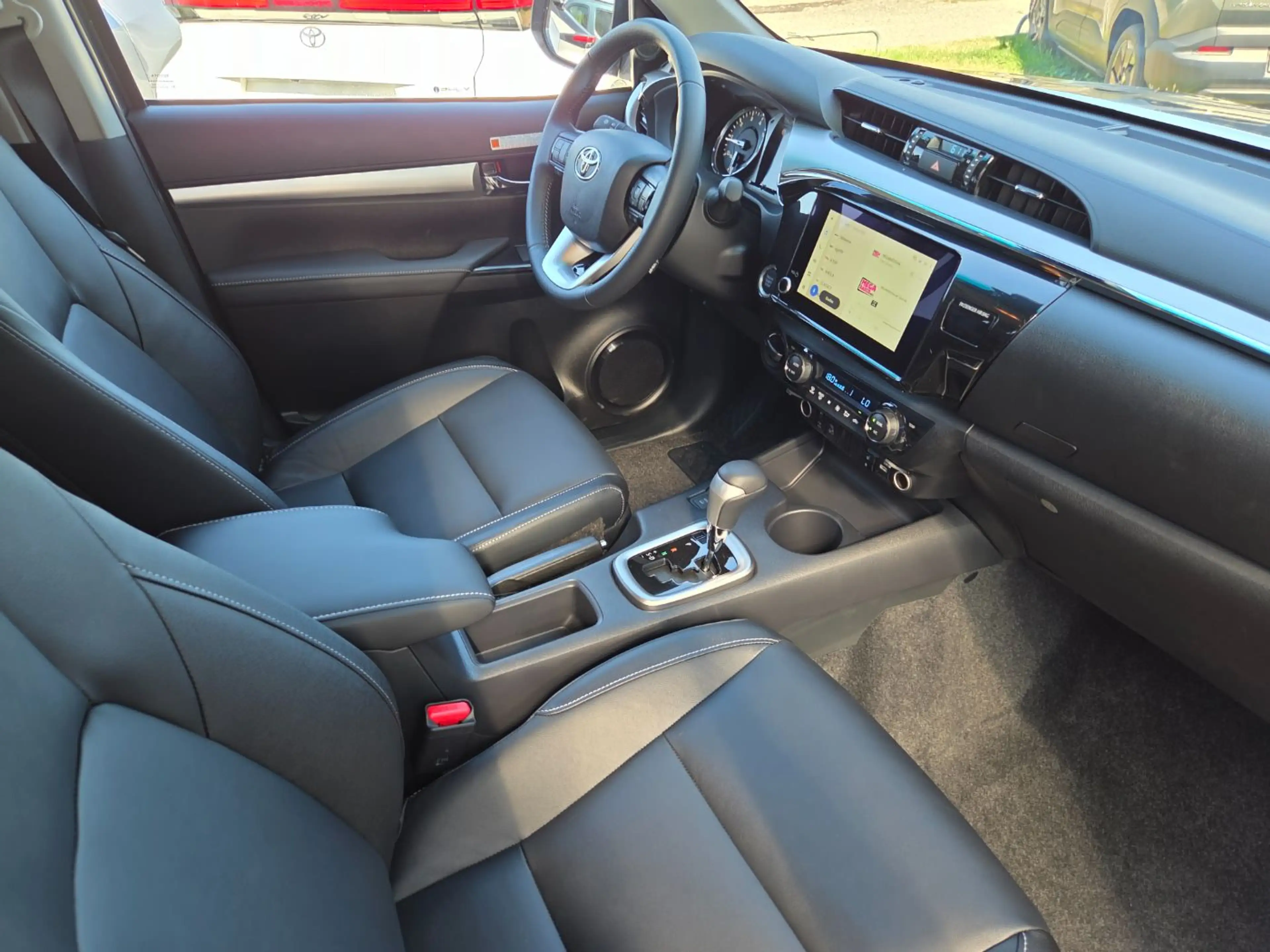Toyota Hilux 2.8 D-4D 4x4 Double Cab Executive LED, Navi — photo 8