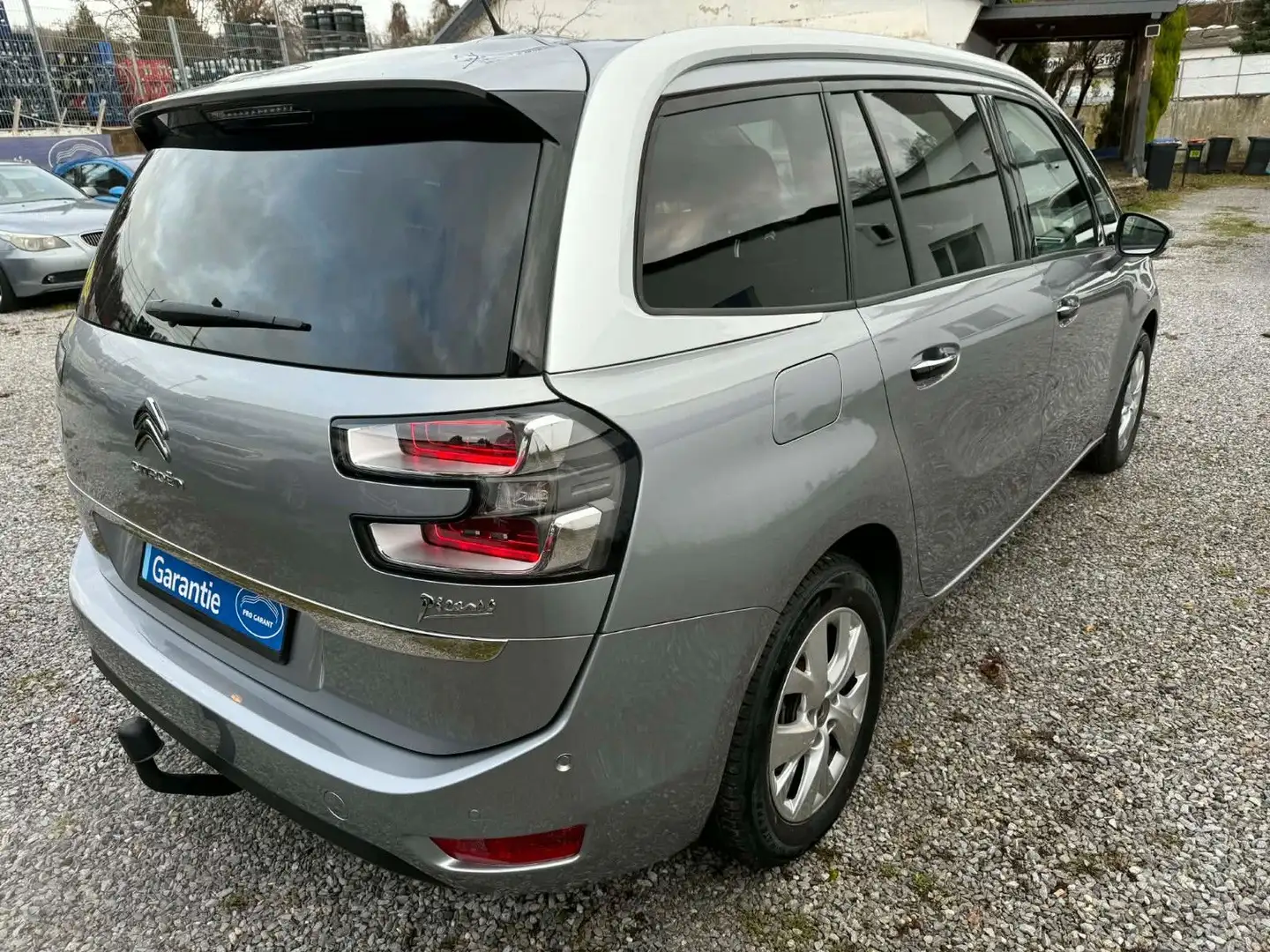 Citroen Grand C4 Picasso 1.6 THP*7 Sitzer*Panorama*Xenon Grau - 2