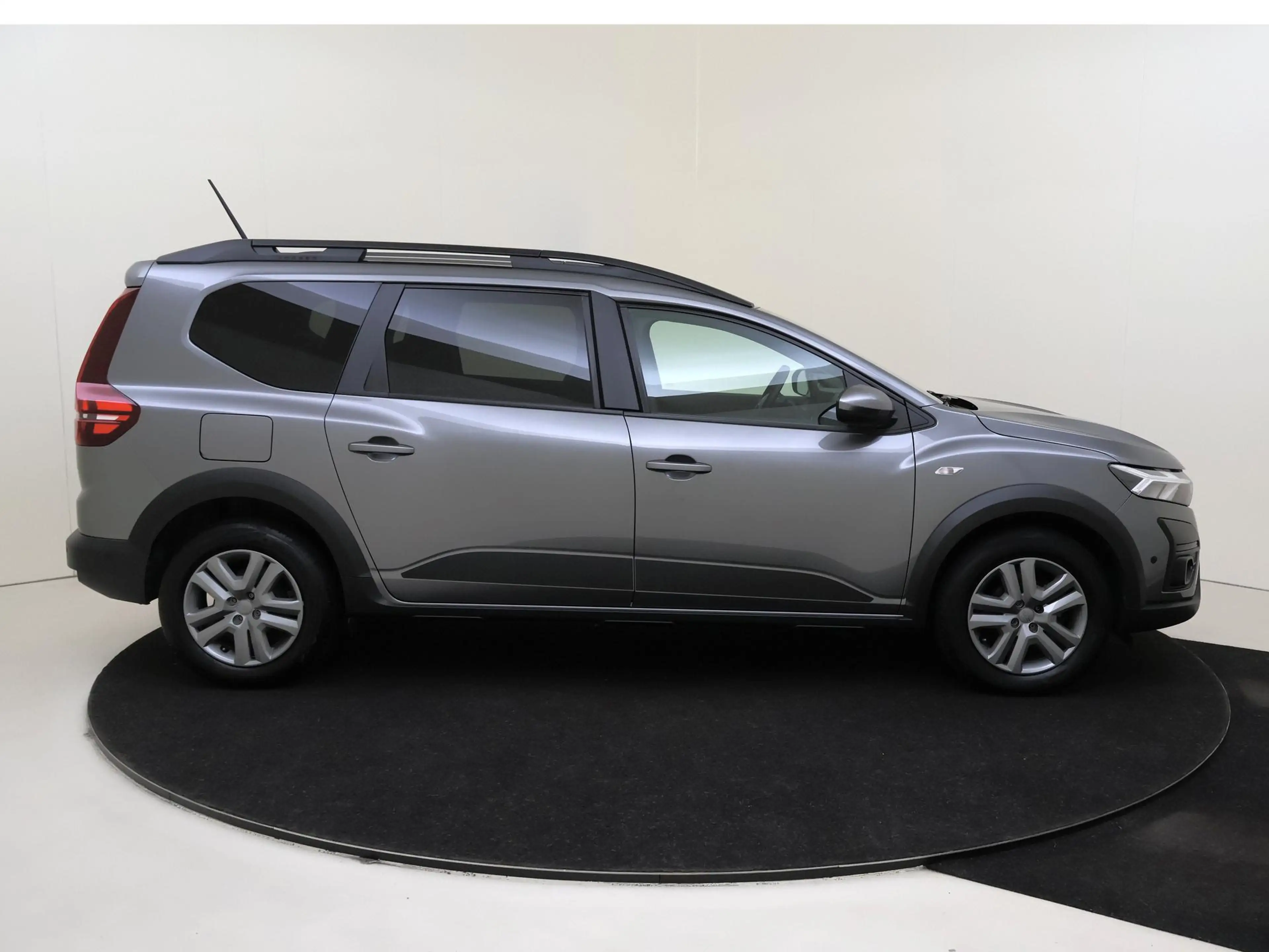 Dacia Jogger 1.0 TCe 100 ECO-G Expression 5p. Apple Carplay | C — photo 9