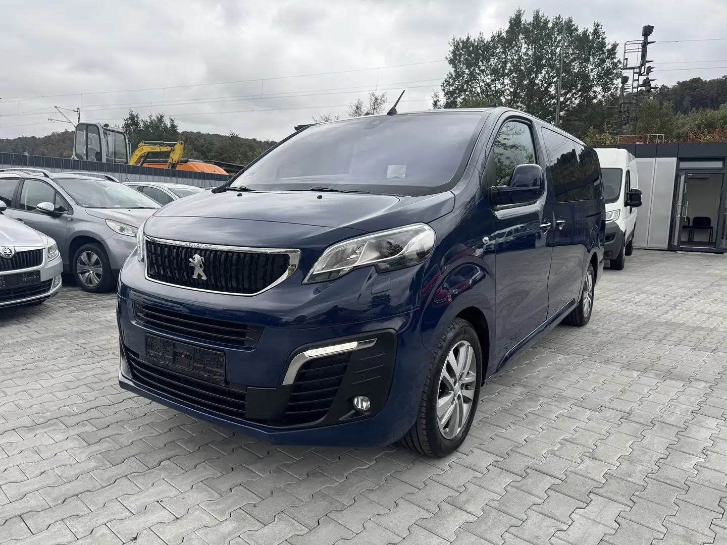 Peugeot Traveller Allure L3 2,0 HDi Aut./Panorama Navi Leder Blau - 1