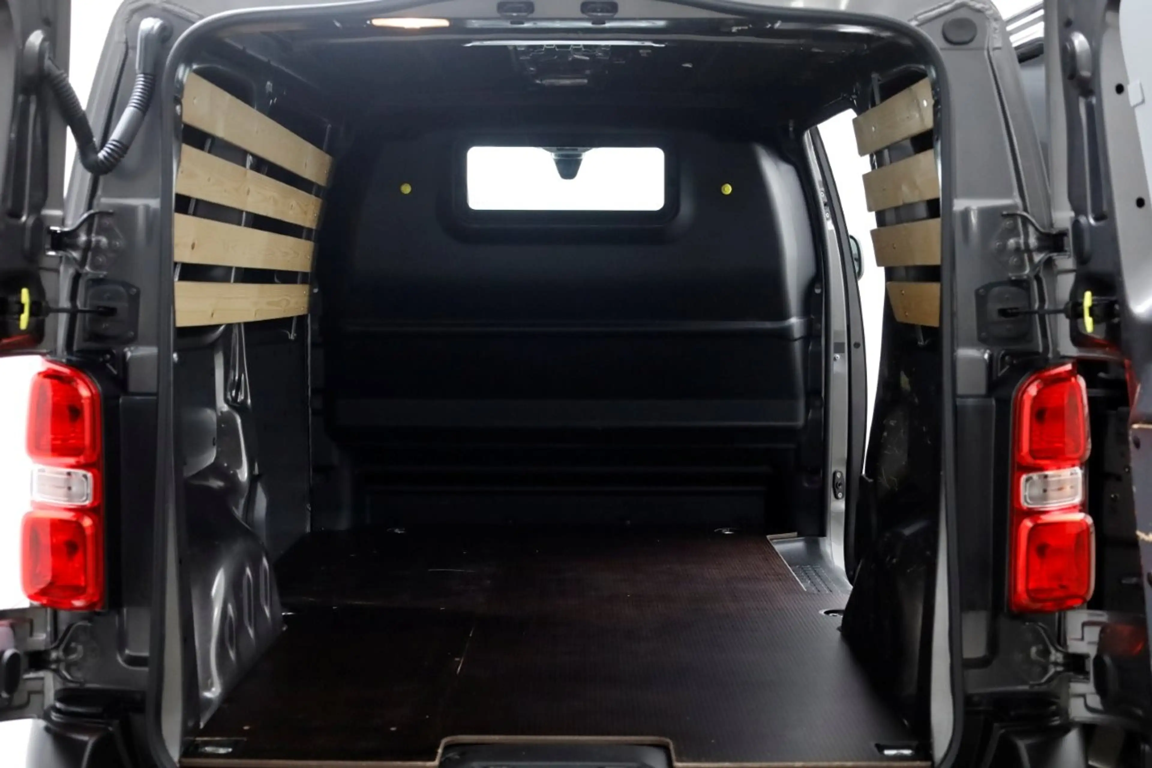 Peugeot e-Expert L2H1 Standard Premium 75 kWh 100% Elektrisch Snell — photo 6