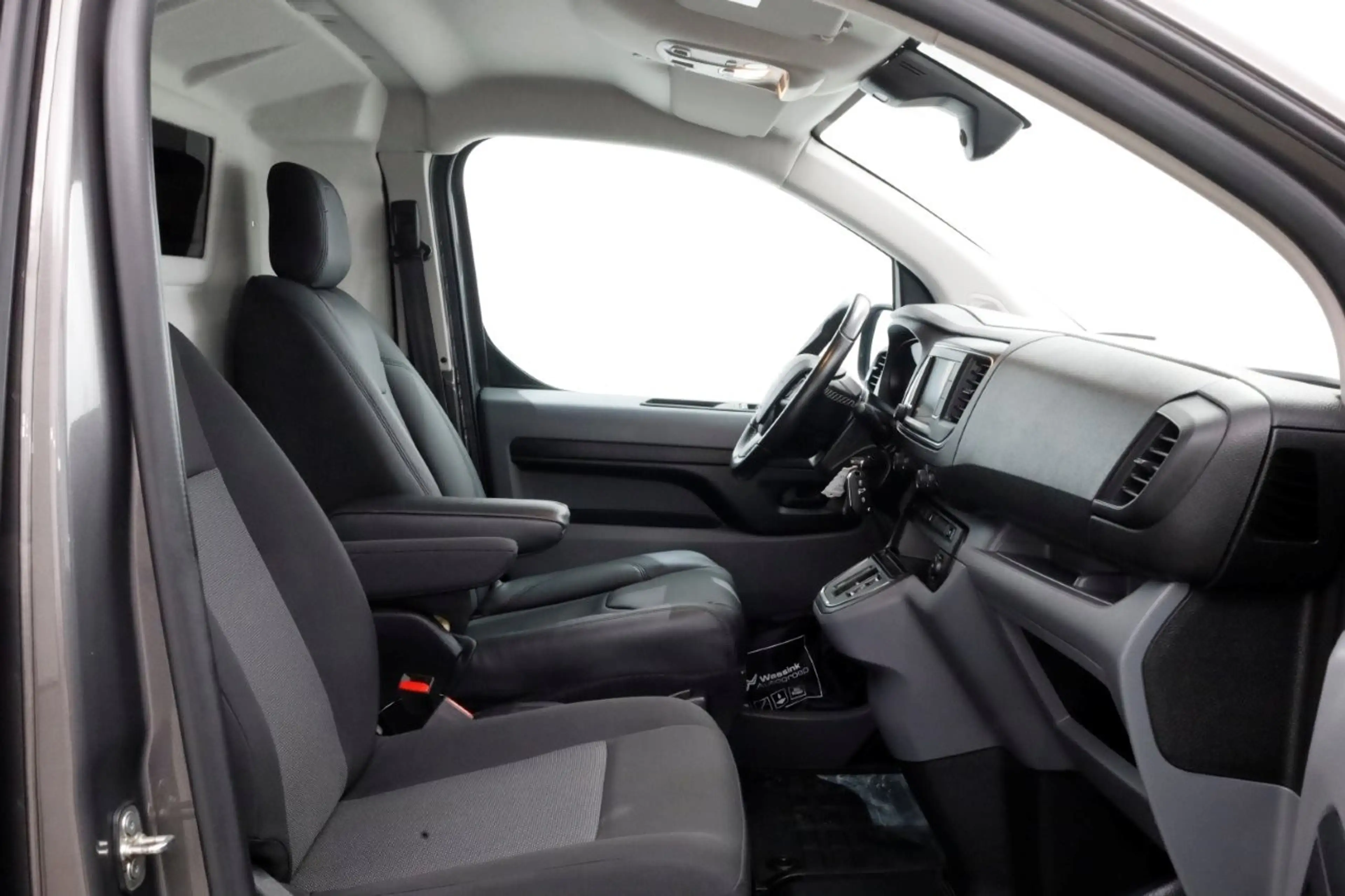 Peugeot e-Expert L2H1 Standard Premium 75 kWh 100% Elektrisch Snell — photo 3
