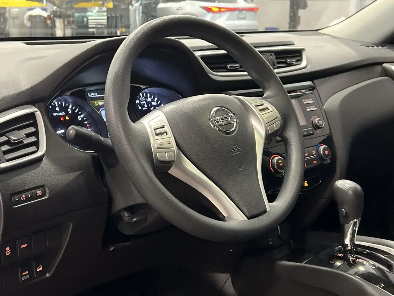 Nissan Rogue снимка Nissan Rogue