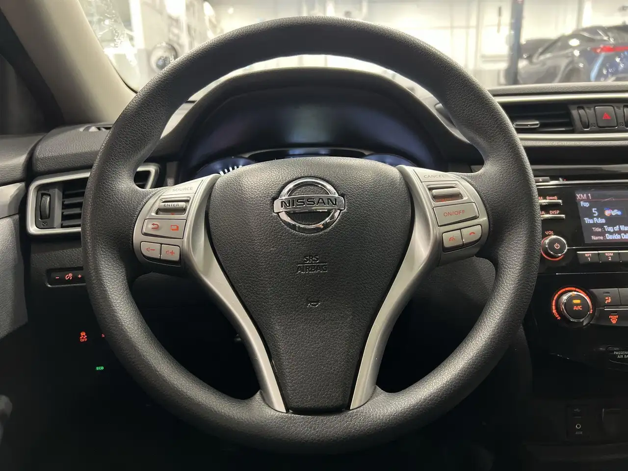 Nissan Rogue снимка Nissan Rogue