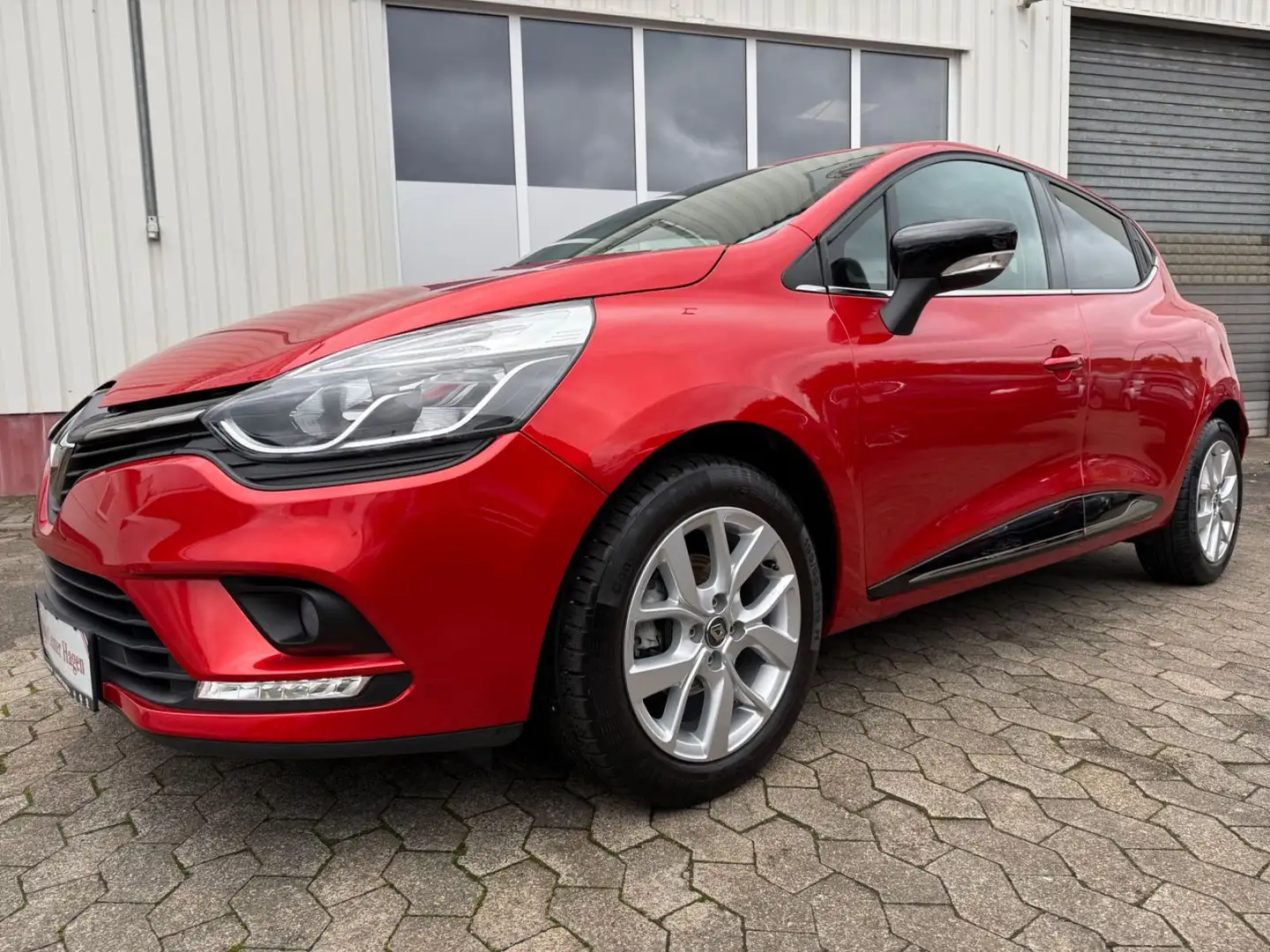 Renault Clio IV 0,9 66kW 90PS Limeted Edition/NAVI/PDC/ Rouge - 2