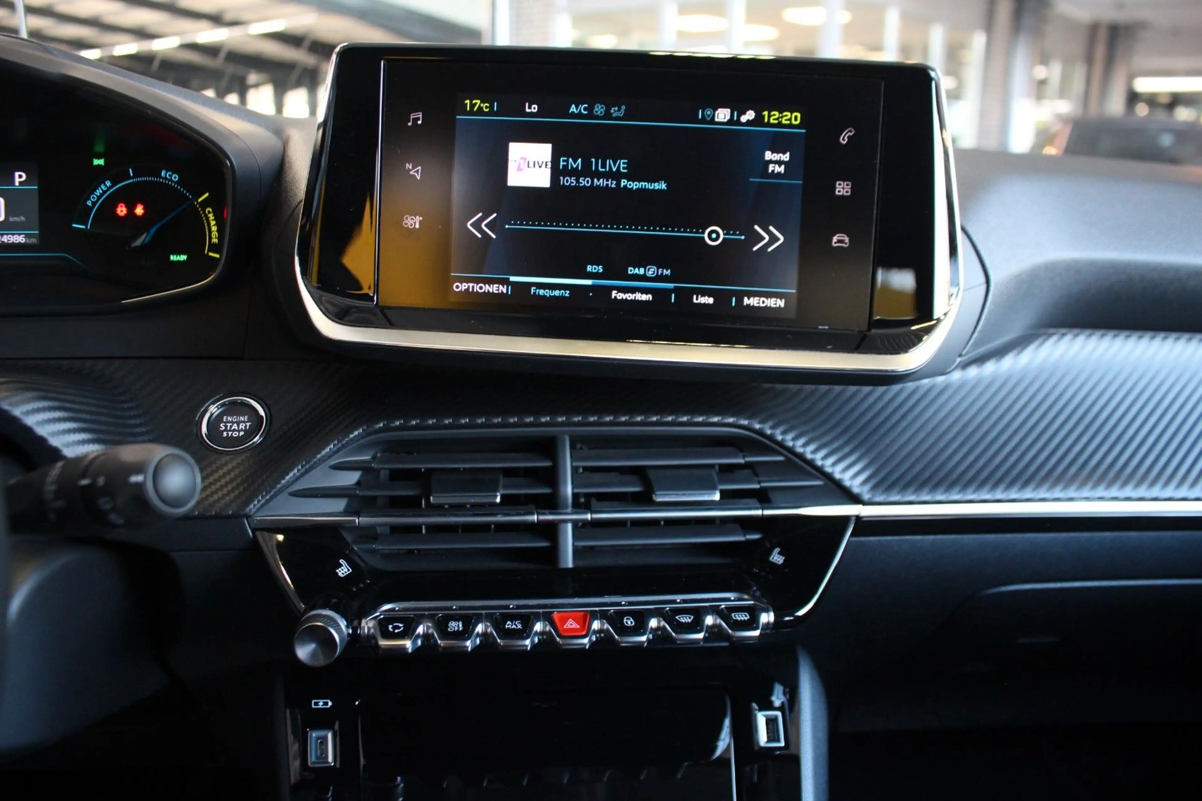 Peugeot 208 e- Allure 11-KW OBC Navi LED Sitzheizung — photo 13