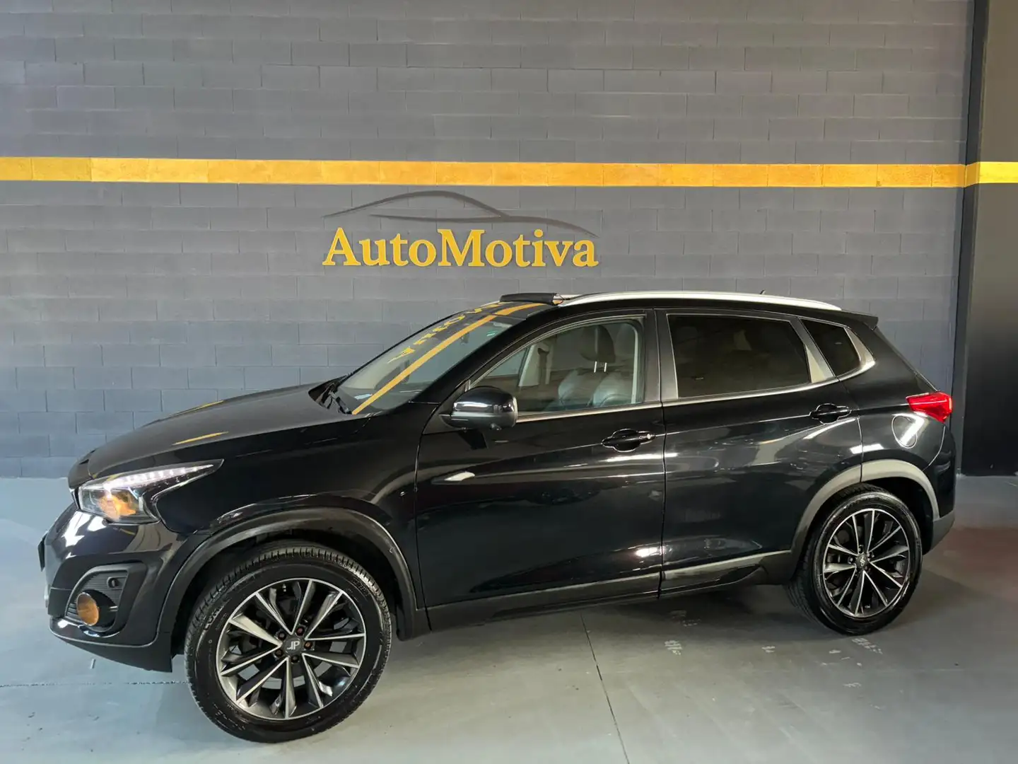 DR Automobiles DR F35 DR F35 1.5 turbo Gpl 149cv Schwarz - 1