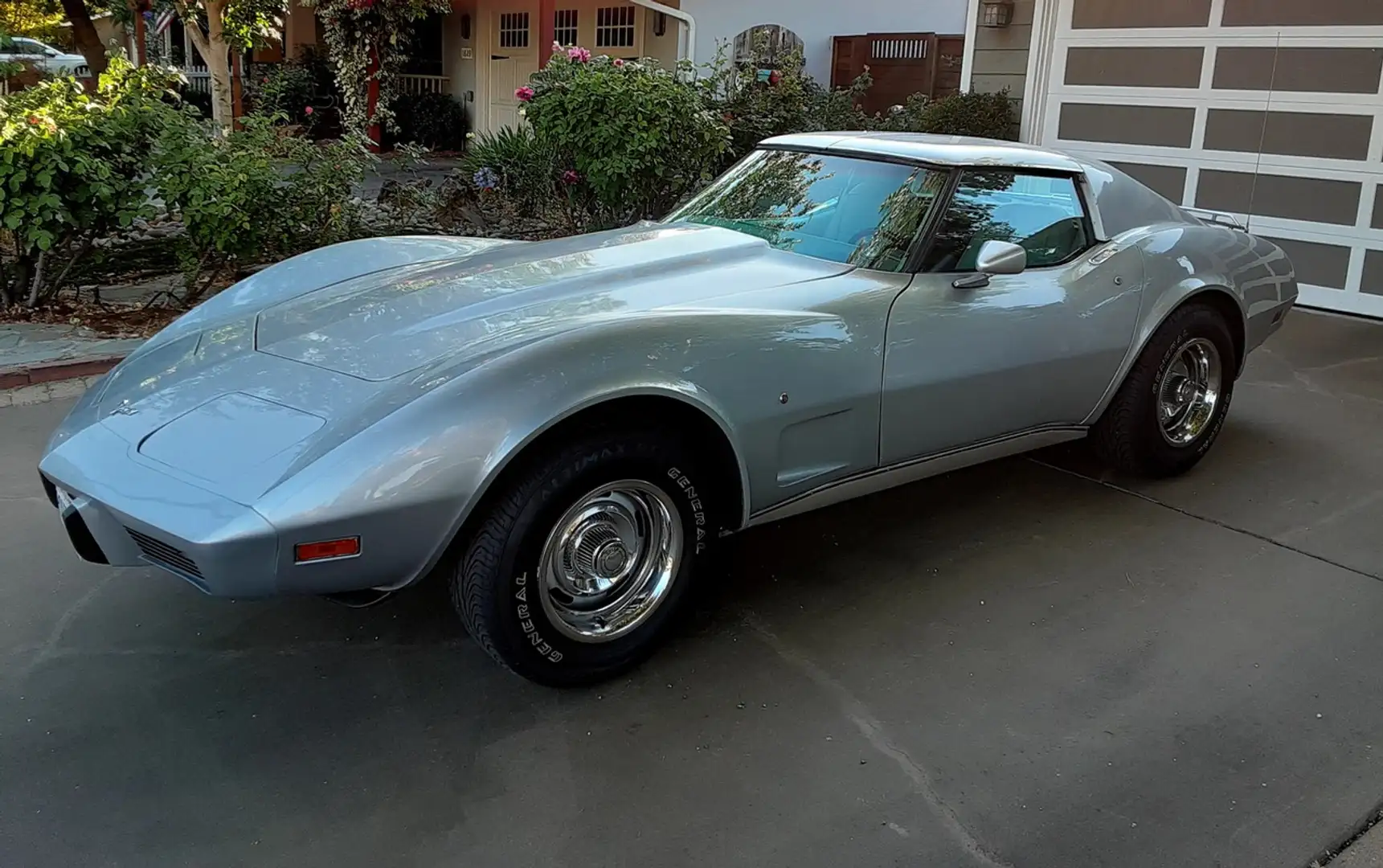 Corvette C3 Full restoration Silber - 1
