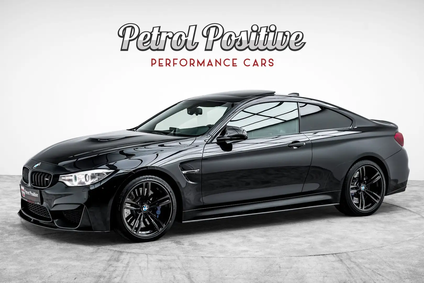 BMW M4 4er Coupe EU MODELL / CARBON / OLED / SERVICEGEPF Schwarz - 1