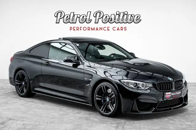BMW M4 view 12