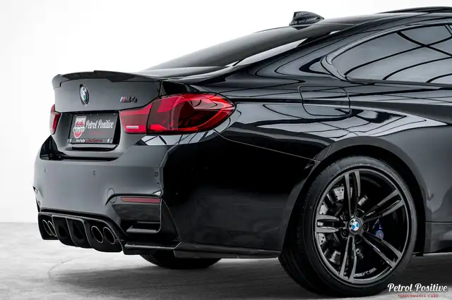 BMW M4 view 24
