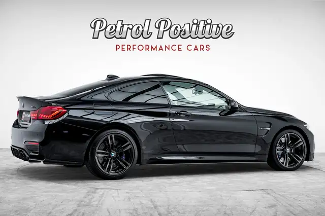 BMW M4 view 18