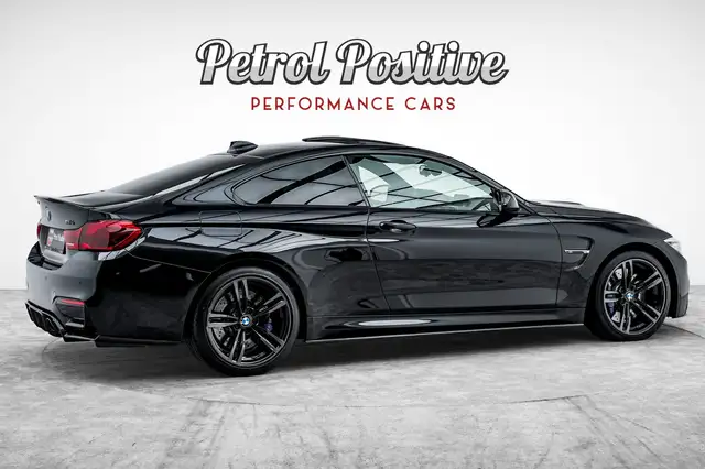 BMW M4 view 19