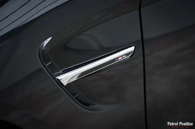BMW M4 view 8