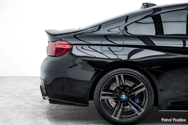 BMW M4 view 15