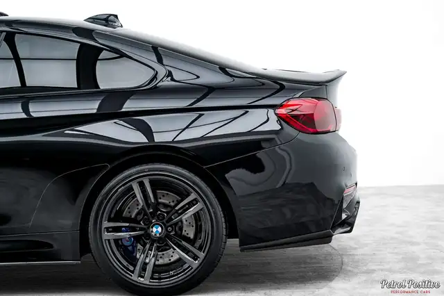 BMW M4 view 30